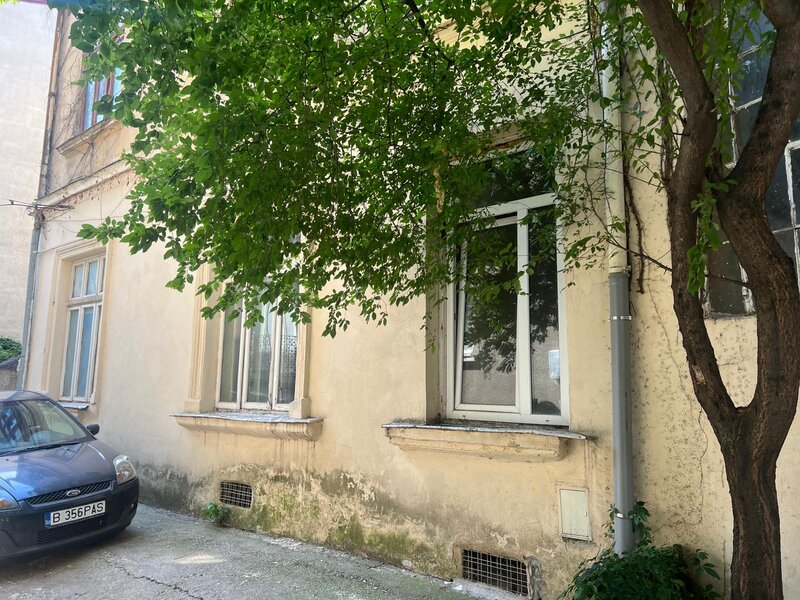 Carcul Carol, Str. Mitropolit Nifon.