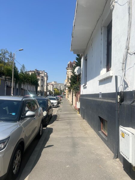 Carcul Carol, Str. Mitropolit Nifon.